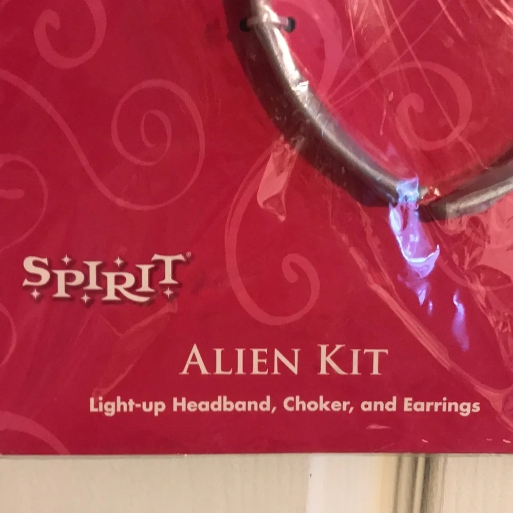 NIP Spirit Alien Accessories Kit